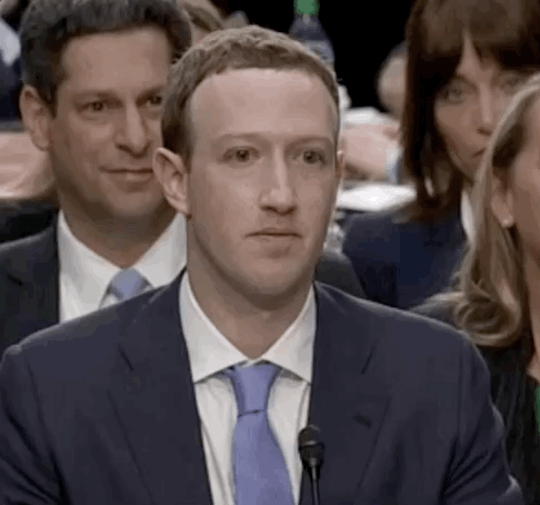 Mark Zuckerberg congrès américain sourir